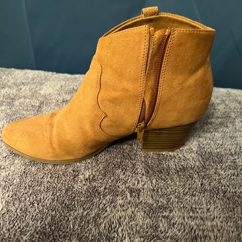 Old Navy booties